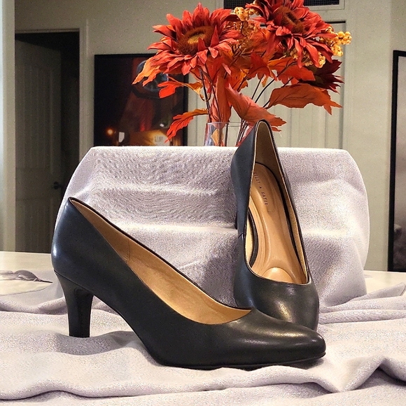 KELLY & KATIE PUMPS, BLACK, SIZE 11M - Picture 2 of 4